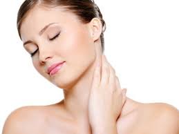 Làm sạch da mặt nhờn với sữa ong chúa tươi