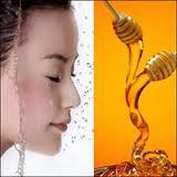 Dưởng da mặt với mật ong